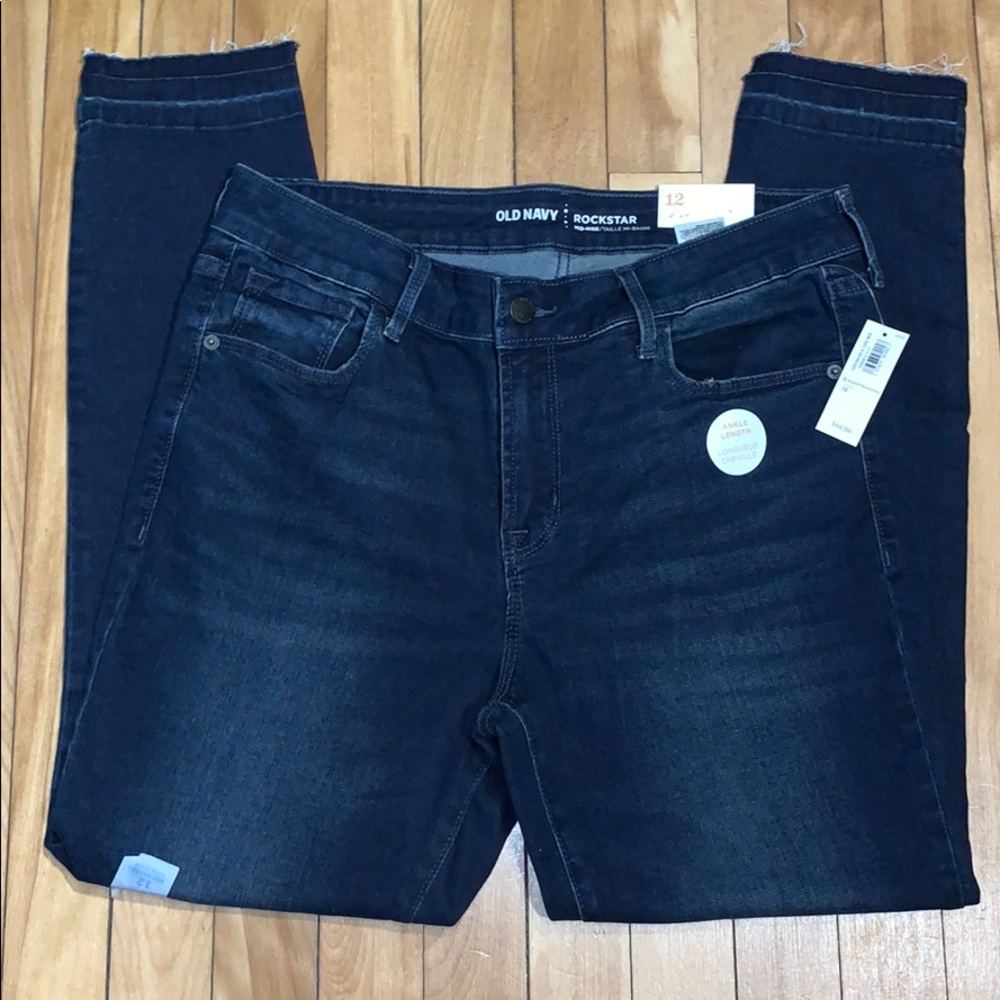 NWT Old Navy Rockstar Midrise Size 12